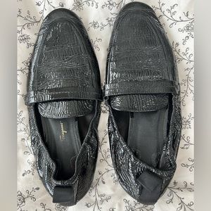 Ferragamo black pattern leather flats size 8